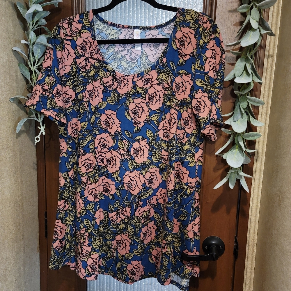 LuLaRoe Perfect T